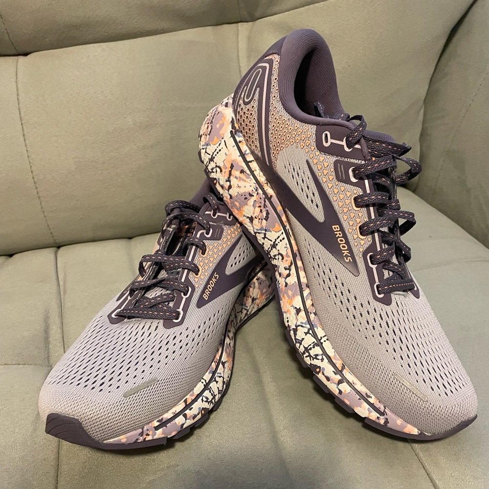 Brooks Ghost 14 Women’s Size 10 Lavender Running Shoes